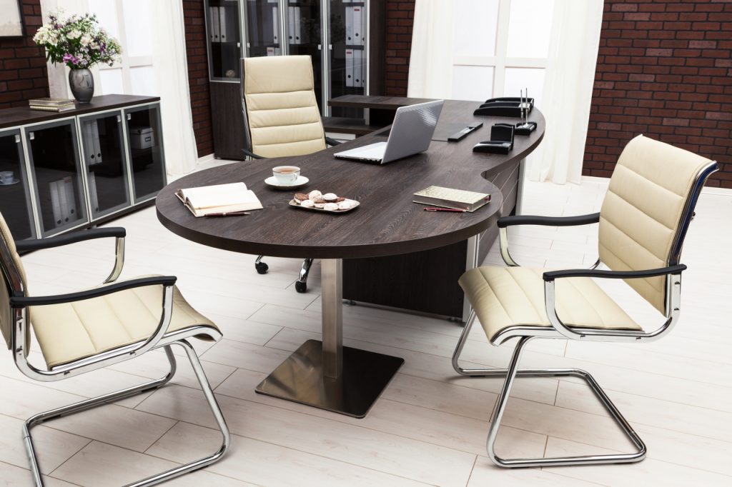 schreibtisch b&uuml;ro